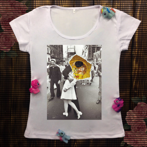 Жіноча футболка з принтом - Поцілунок на Times Square