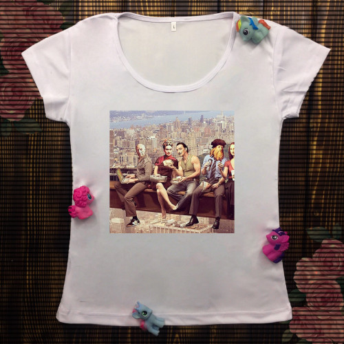 Жіноча футболка з принтом - Дали і Пікассо на хмарочосі