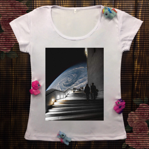 Жіноча футболка з принтом - Сходи в космос