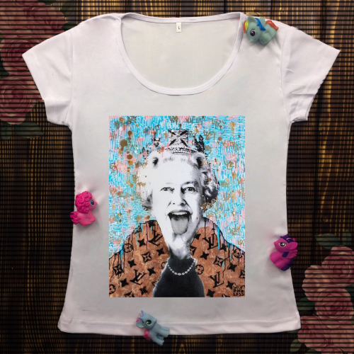 Жіноча футболка з принтом - Королева Єлизавета з язиком