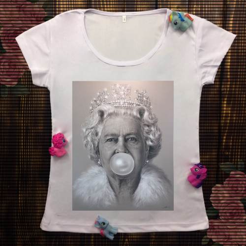 Жіноча футболка з принтом - Королева Єлизавета зЖуйкою