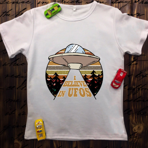 Чоловіча футболка з принтом - I believe in UFOS
