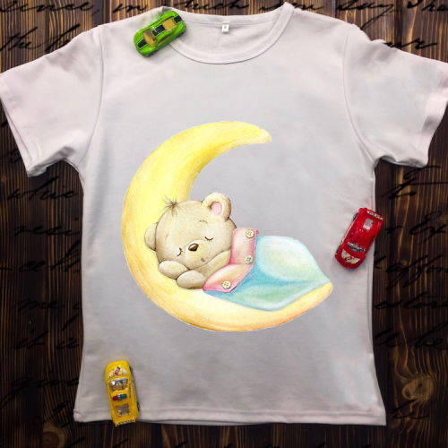 Дитяча футболка з принтом - Ведмедик спить на місяці