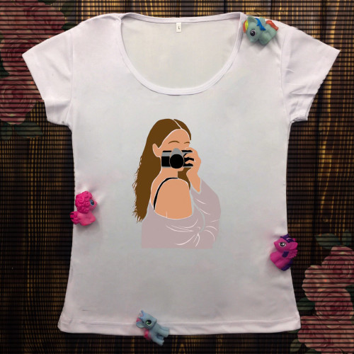 Жіноча футболка з принтом - Дівчина з фотоапаратом