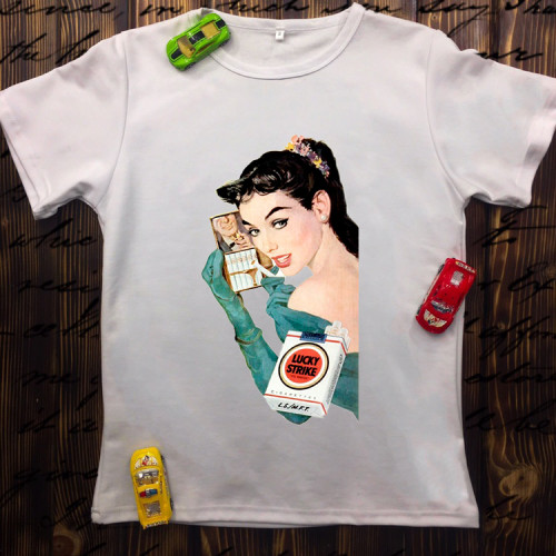 Чоловіча футболка з принтом - Дівчина з сигаретами