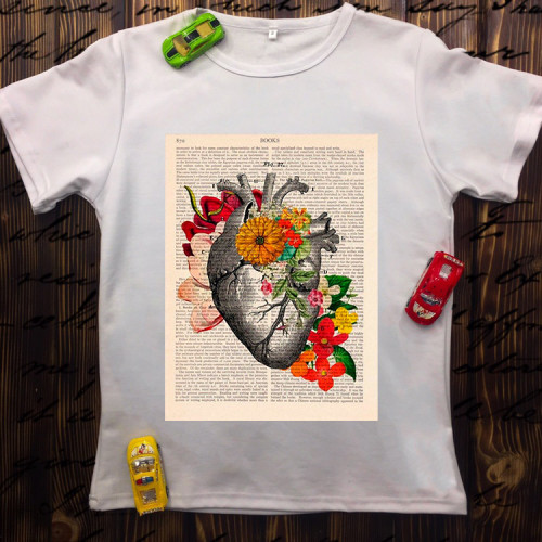 Чоловіча футболка з принтом - Серце в квітах
