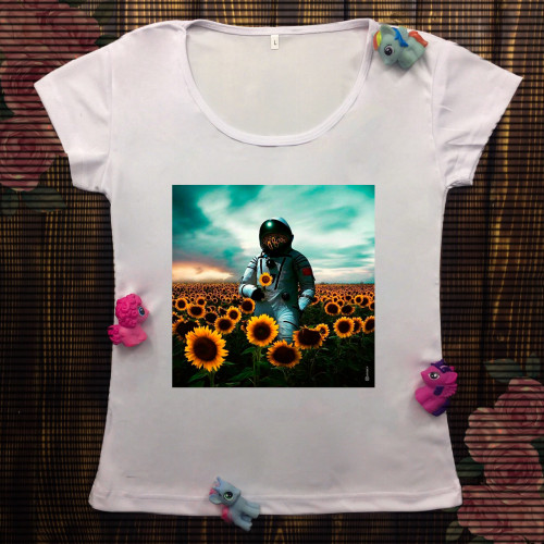 Жіноча футболка з принтом - Космонавт в соняшниках