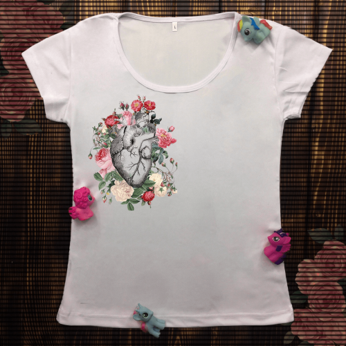 Жіноча футболка з принтом - Арт серце з квітами