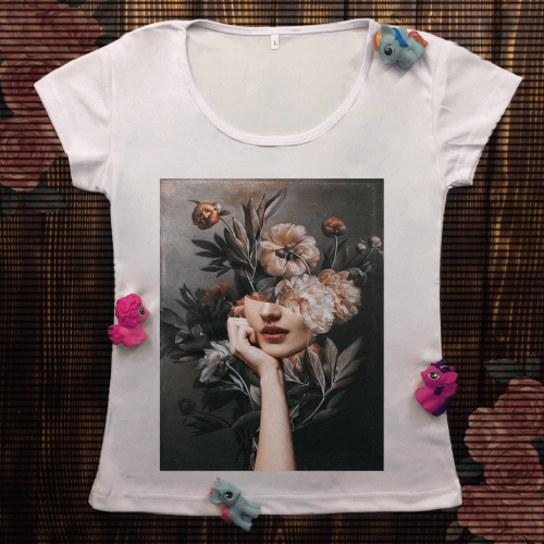 Жіноча футболка з принтом - Естетика лице / квіти