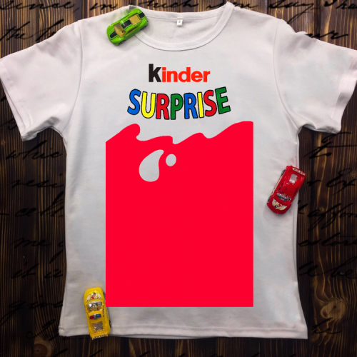 Дитяча футболка з принтом - Kinder surprise