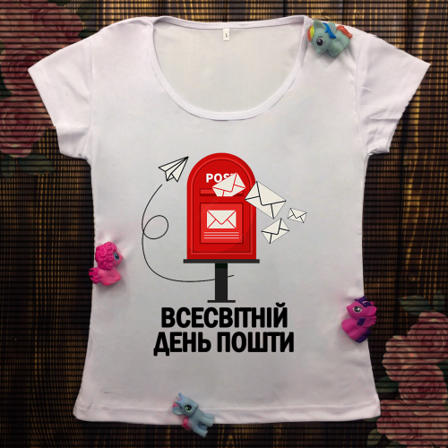 Жіноча футболка з принтом - Всесвітній день пошти