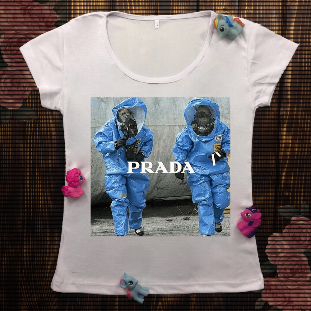 Жіноча футболка з принтом - Prada захист