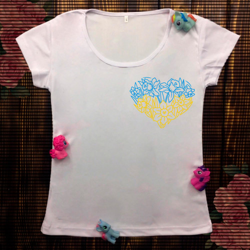 Жіноча футболка з принтом - Патріотичне серце 